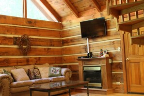 Fernseher, Kamin, DVD-Player, Tischfußball