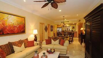 Smart TV, DVD player