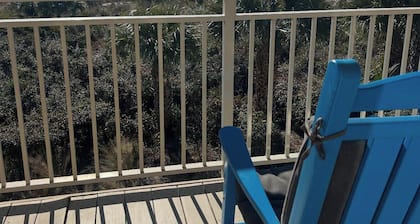 Immaculate hiljattain uusittu huoneisto. Suora Oceanfront - 2. kerros.