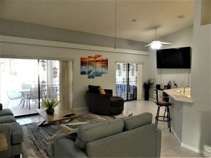 Smart TV, DVD player, table tennis, stereo