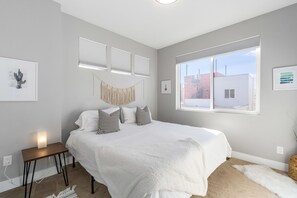 1 غرفة نوم ومكواة/لوح كي وواي فاي مجانًا وملاءات أسرّة