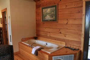 Shower, jetted tub, hair dryer, towels - Rest, Relax and Renew. Our log cabin experience awaits your arrival. (Anna)