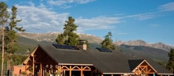 Modern Cottage🏡3 Blocks to Main🚠4 minutes to Gondola♨️Hot Tub🐶Pets🤑$0 Cleaning fee