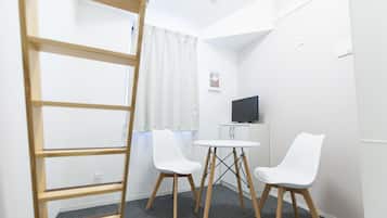๋๋ธ๋ฃธ, ๋๋ธ์นจ๋ 1๊ฐ (Loft) | ์ฑ
์, ์๋ง ์ปคํผ, ๋ค๋ฆฌ๋ฏธ/๋ค๋ฆฌ๋ฏธํ, ๋ฌด๋ฃ WiFi