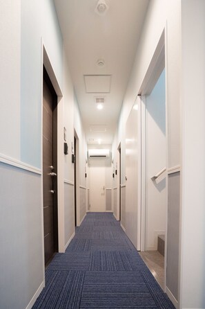 Hallway - GLOU Higashi Shinjuku (Tokyo)