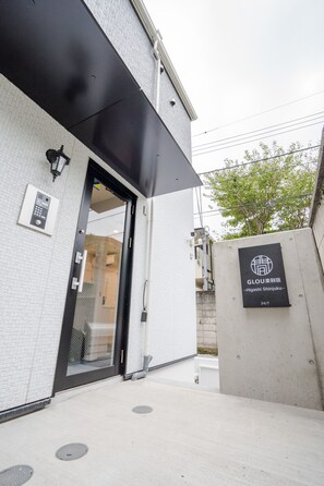 Front of property - GLOU Higashi Shinjuku (Tokyo)