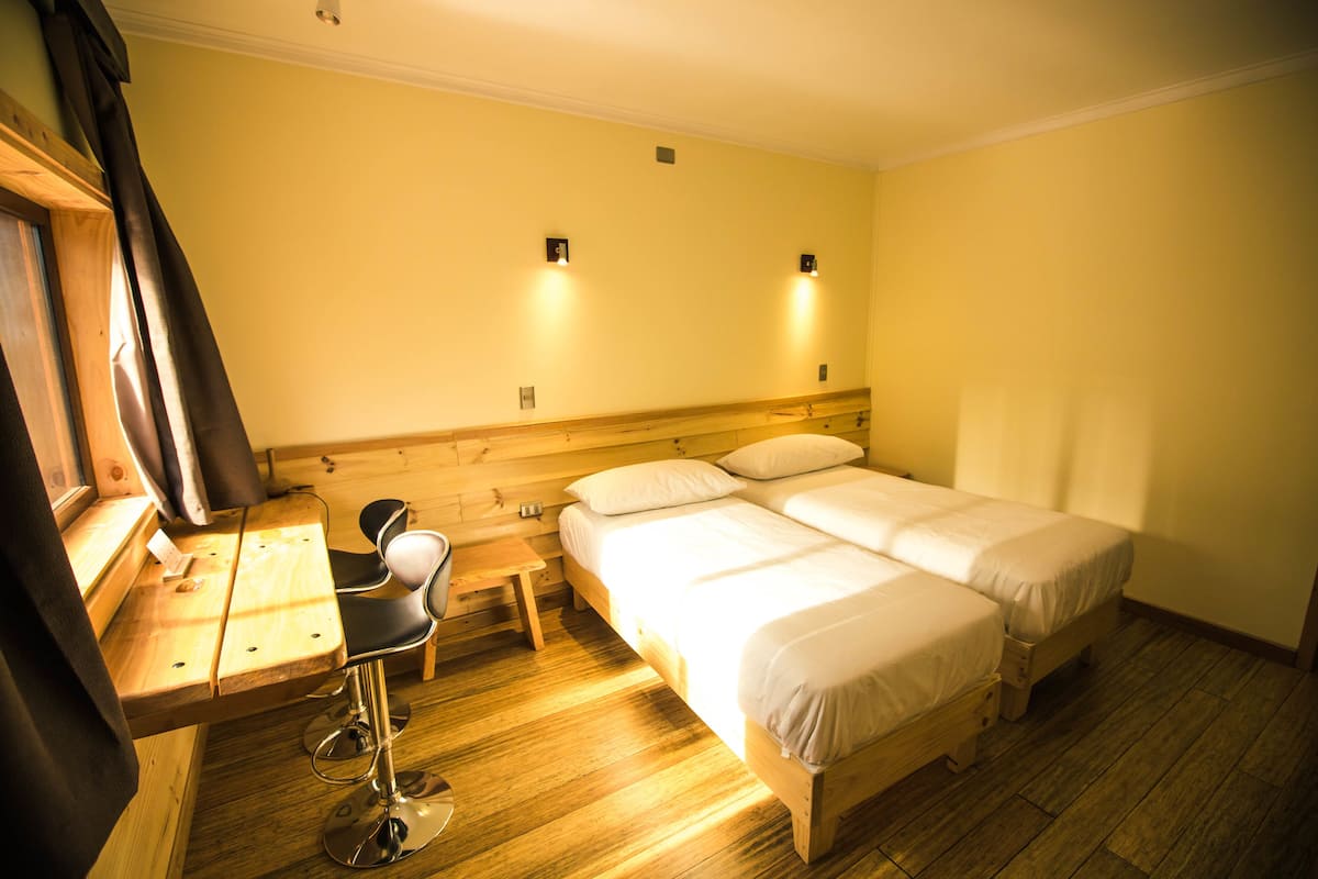 1 habitación, ropa de cama de alta calidad y escritorio