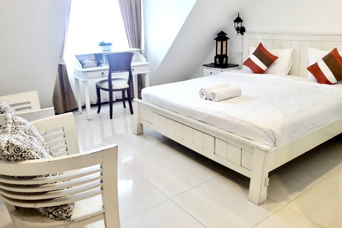 1 bedroom, free minibar, in-room safe, individually decorated