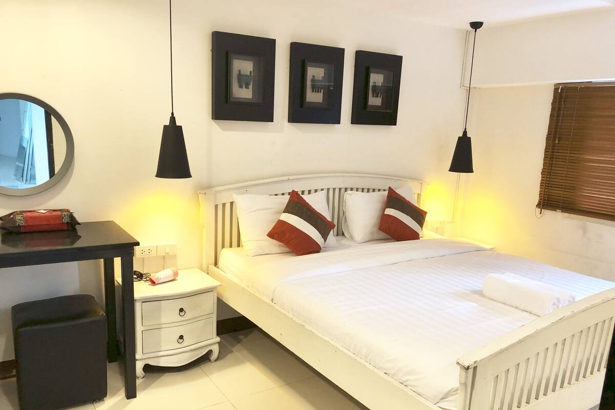 1 bedroom, free minibar, in-room safe, individually decorated
