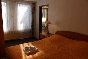 1 habitación y ropa de cama 