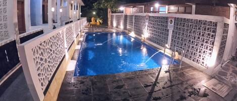 Chambre Deluxe | Piscine extérieure