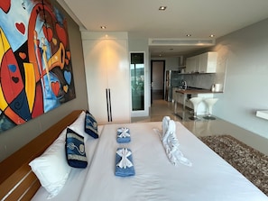 Habitación doble Deluxe, vista al mar | Caja de seguridad en la habitación y decoración personalizada 