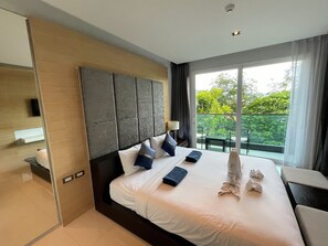 Classic Studio Suite, 1 King Bed, Mountain View - Emerald Terrace by Lofty (Patong)