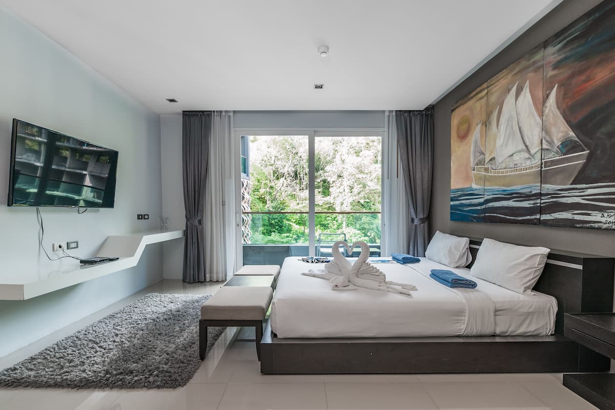 Comfort Studio, Pool View (618) | View from room