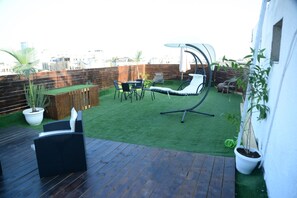 Apartment, Balcony, City View | Balcony - Rooftop Apartment Overlooking Rothschild (Tel Aviv)