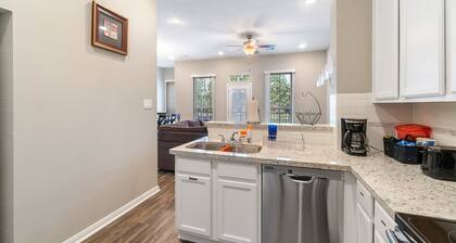 Vau! Yksityinen uudempi 2 makuuhuoneen talo - king-vuode - 10 minuutin päässä IAH Unit C: stä