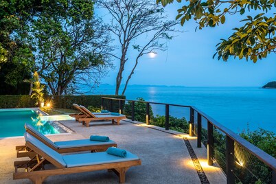 Nam Bo villa by Lofty