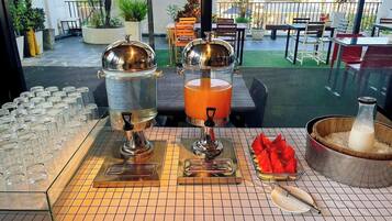 Ilmainen päivittäinen buffetaamiainen