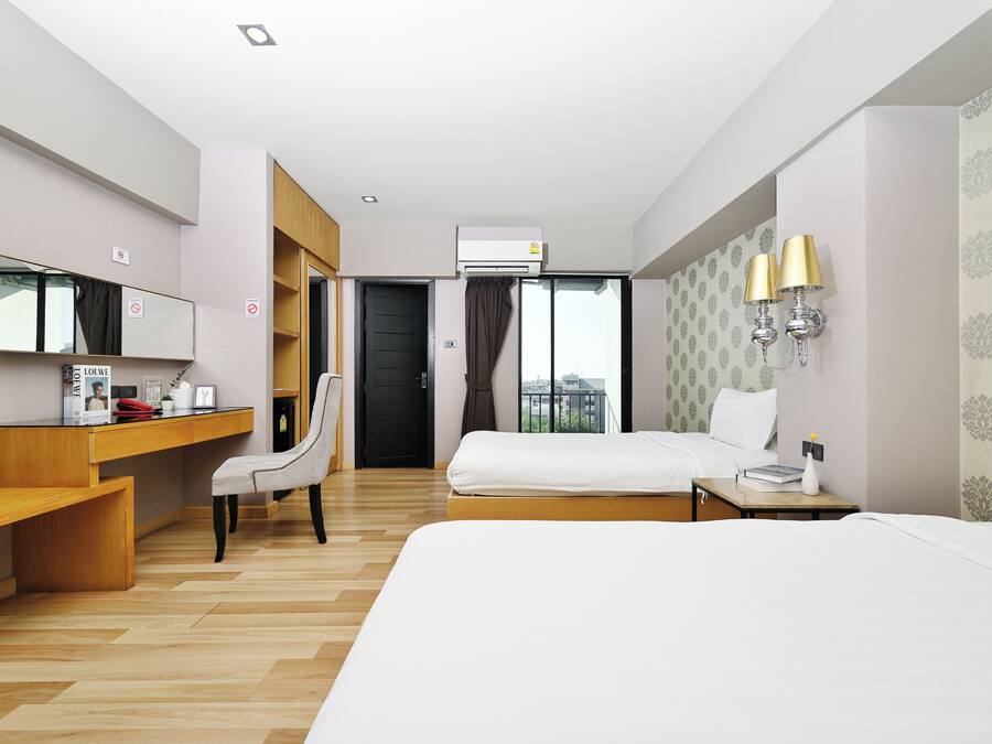 Minibar, in-room safe, desk, blackout curtains
