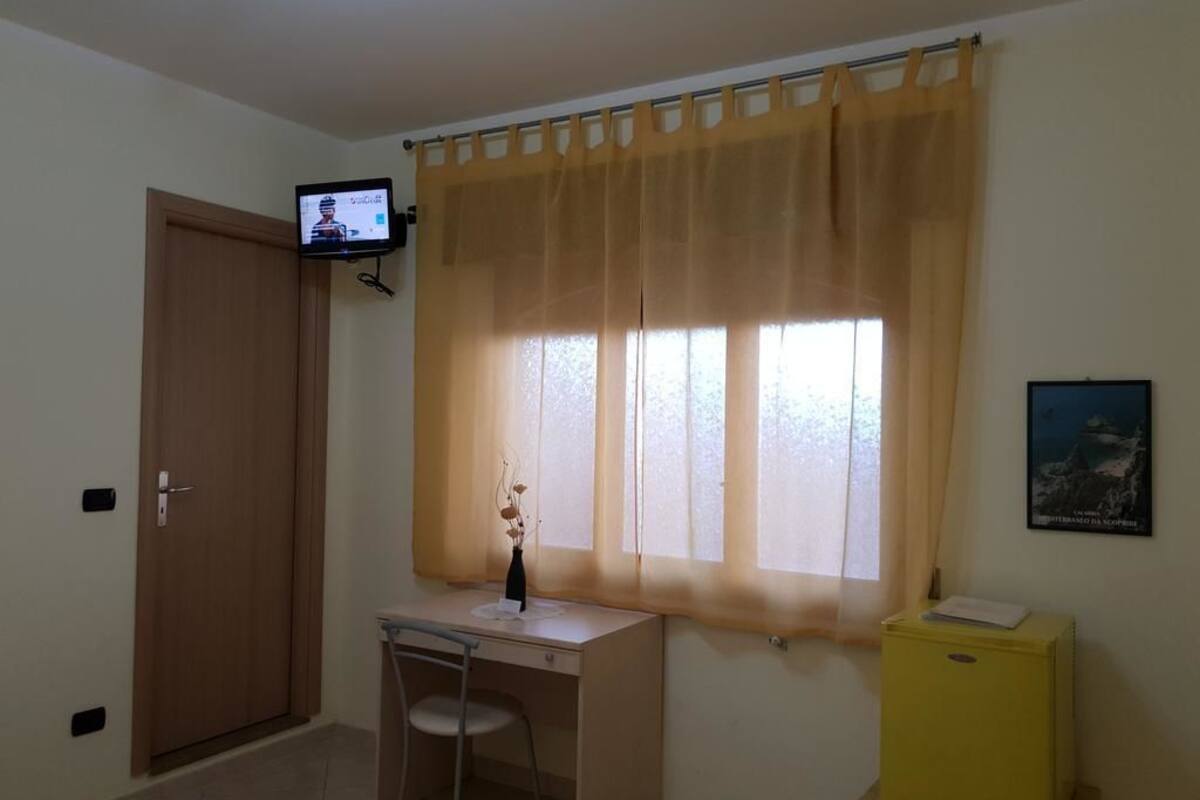 Double or Twin Room, Accessible | Room amenity