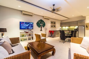3 Bedrooms Villa with Sea View | Wohnzimmer