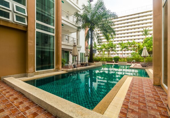 Outdoor pool - Heaven Lagoon Apartments by Lofty (Patong)