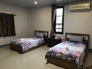 Standard Twin Room | Free WiFi, bed sheets - Muangchaem House (Mae Chaem)