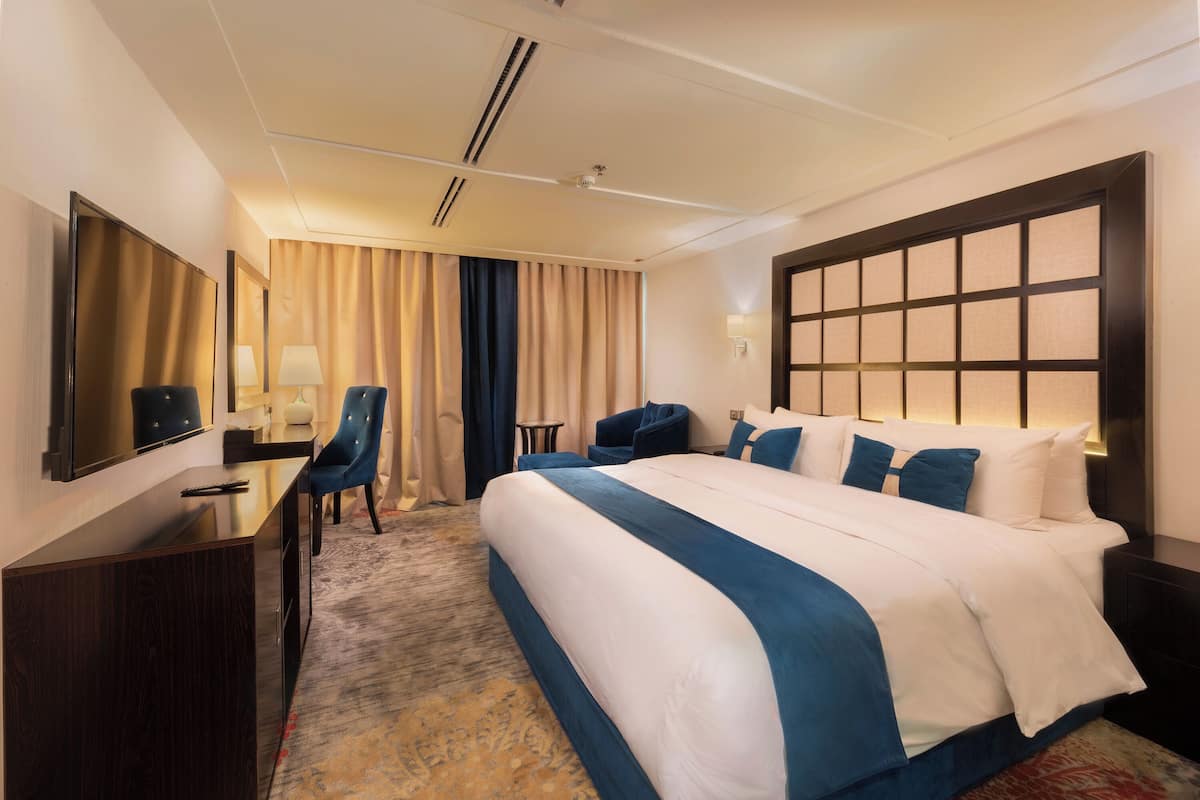 1 bedroom, free minibar, in-room safe, laptop workspace