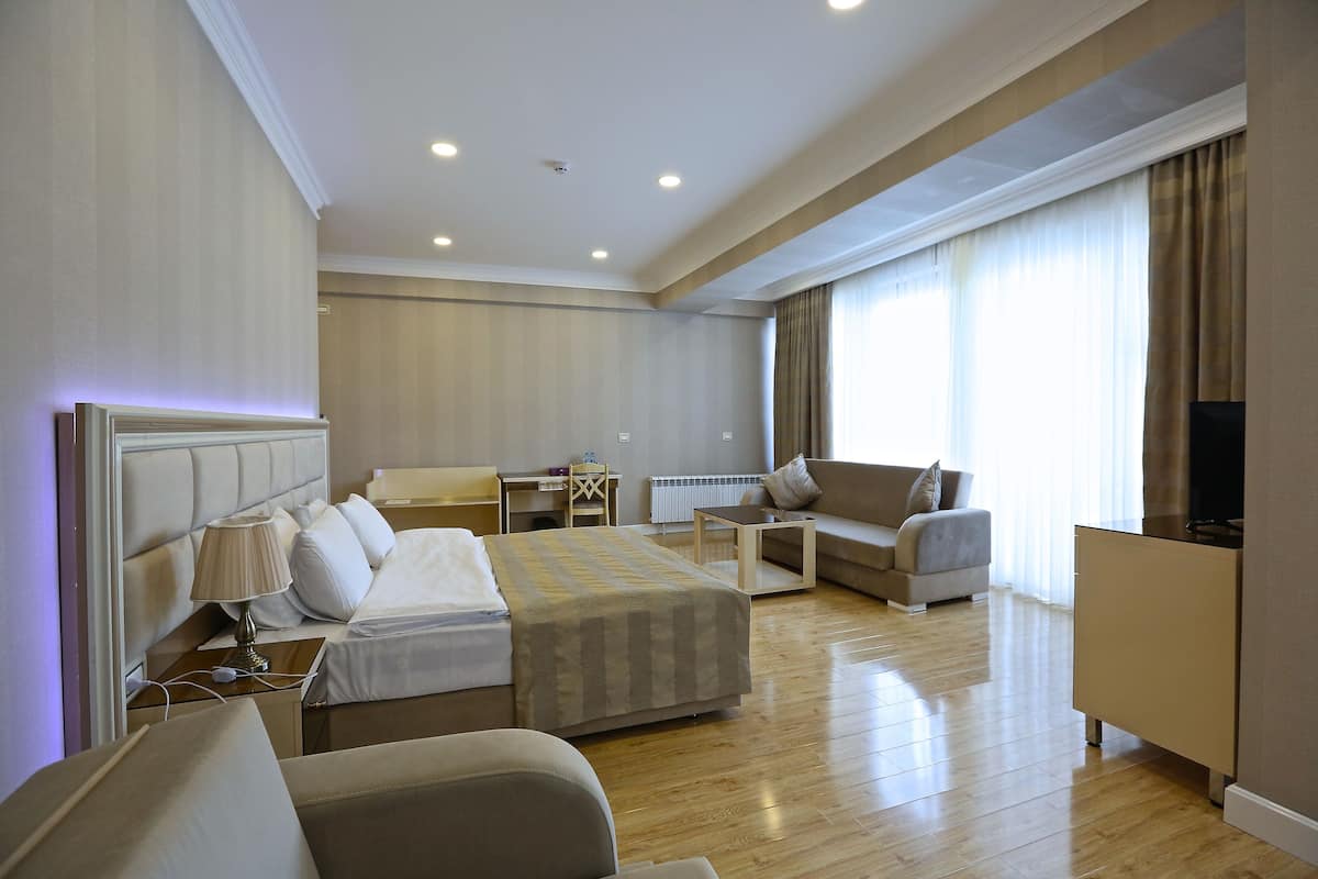 In-room safe, desk, soundproofing, iron/ironing board