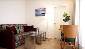 Minibar, in-room safe, desk, laptop workspace - Kinorot Hotel - kosher Le'mehadrin (Tiberias)