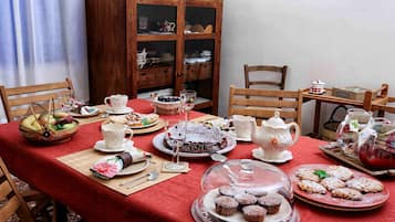 Tägliches nach Wunsch zubereitetes Frühstück gegen Gebühr