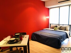 1 bedroom, iron/ironing board, Internet, bed sheets - Gotophi Honeymoon room Knightsbridge Makati 4314 (Makati)