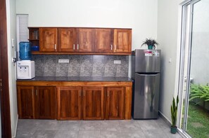 Fridge, microwave