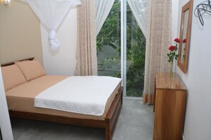 In-room safe, desk, iron/ironing board, free WiFi