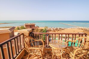 SeaView Turtles A34 sea view panorama | 露台/庭院