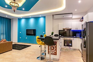 SeaView Turtles A41 royal suite | Individually furnished, blackout curtains, iron/ironing board - SeaView Turtles (Hurghada)