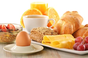 Free daily on-the-go breakfast