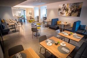 Free daily buffet breakfast  - Hotel Villa Enrica (Riva del Garda)