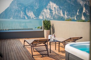 Panoramic Studio Suite, Tower | Terrace/patio - Hotel Villa Enrica (Riva del Garda)