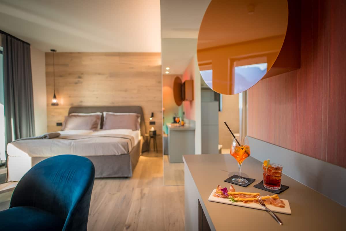 Design-Zimmer, Balkon, Turm (Sunset) | 1 Schlafzimmer, Allergikerbettwaren, Daunenbettdecken, Minibar