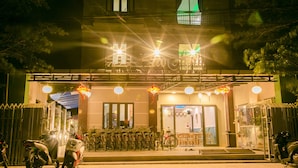 A building with a sign reading "VILLA HANO". - Hoi An Hao Anh Villa (Da Nang)