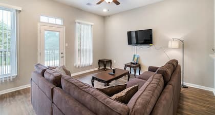 Experience a First Class Stay - 2 BDRM