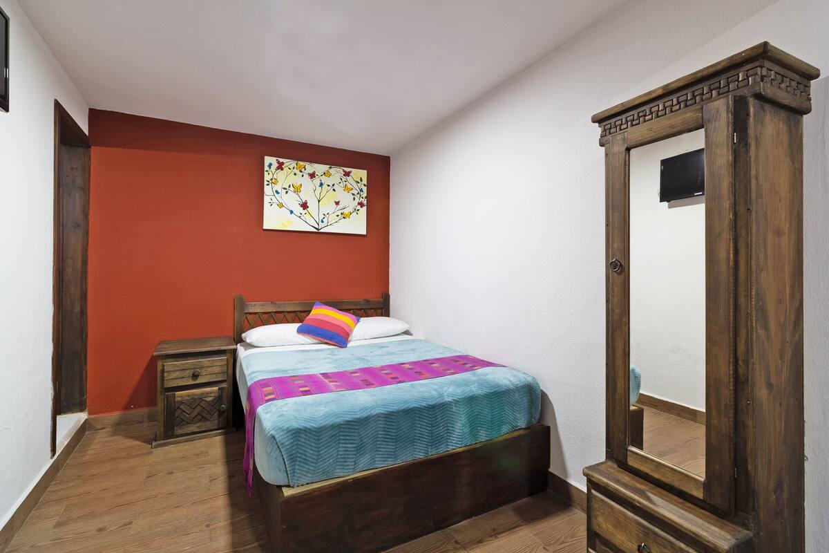 In-room safe, free WiFi, bed sheets