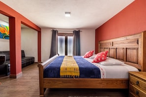 Standard-Dreibettzimmer | Zimmersafe, kostenloses WLAN, Bettwäsche