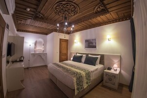 Standard Double Room, 1 Double Bed | Premium bedding, minibar, individually decorated, individually furnished