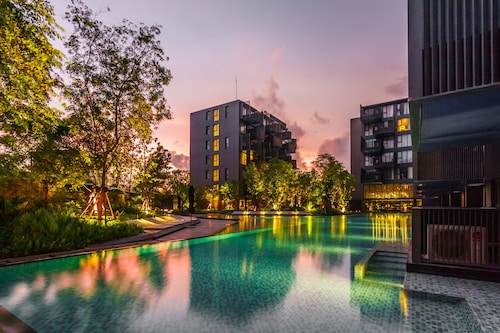 The Deck Condominium by Lofty