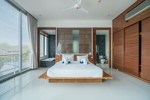 Appartement Exclusif, piscine privée | Coffres-forts dans les chambres, fer et planche à repasser