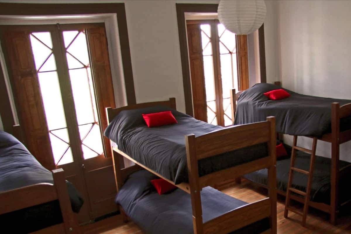 Dormitório compartilhado, em dormitório misto | Roupa de cama