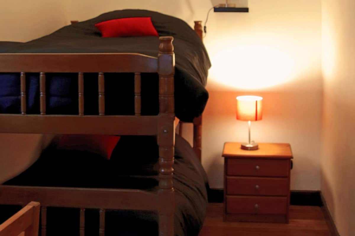 Chambre de base avec lits jumeaux, 1 chambre | Literie fournie
