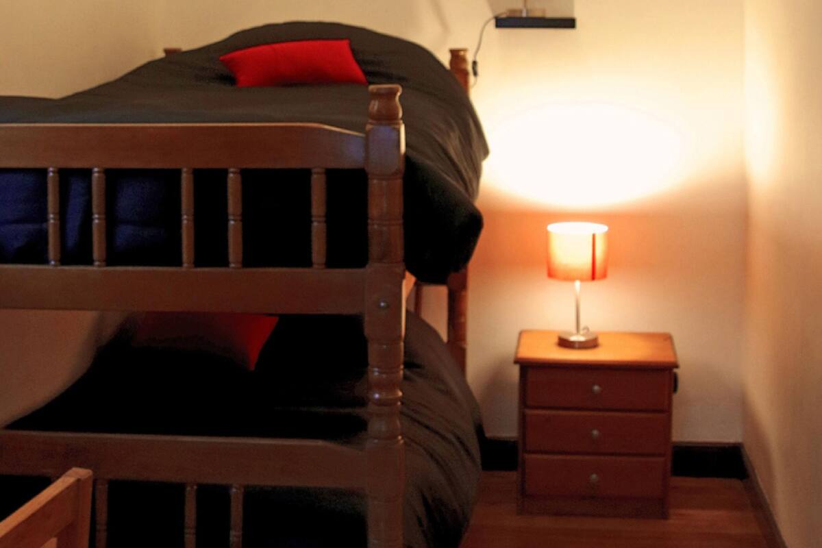 Quarto duplo básico, 1 quarto | Roupa de cama